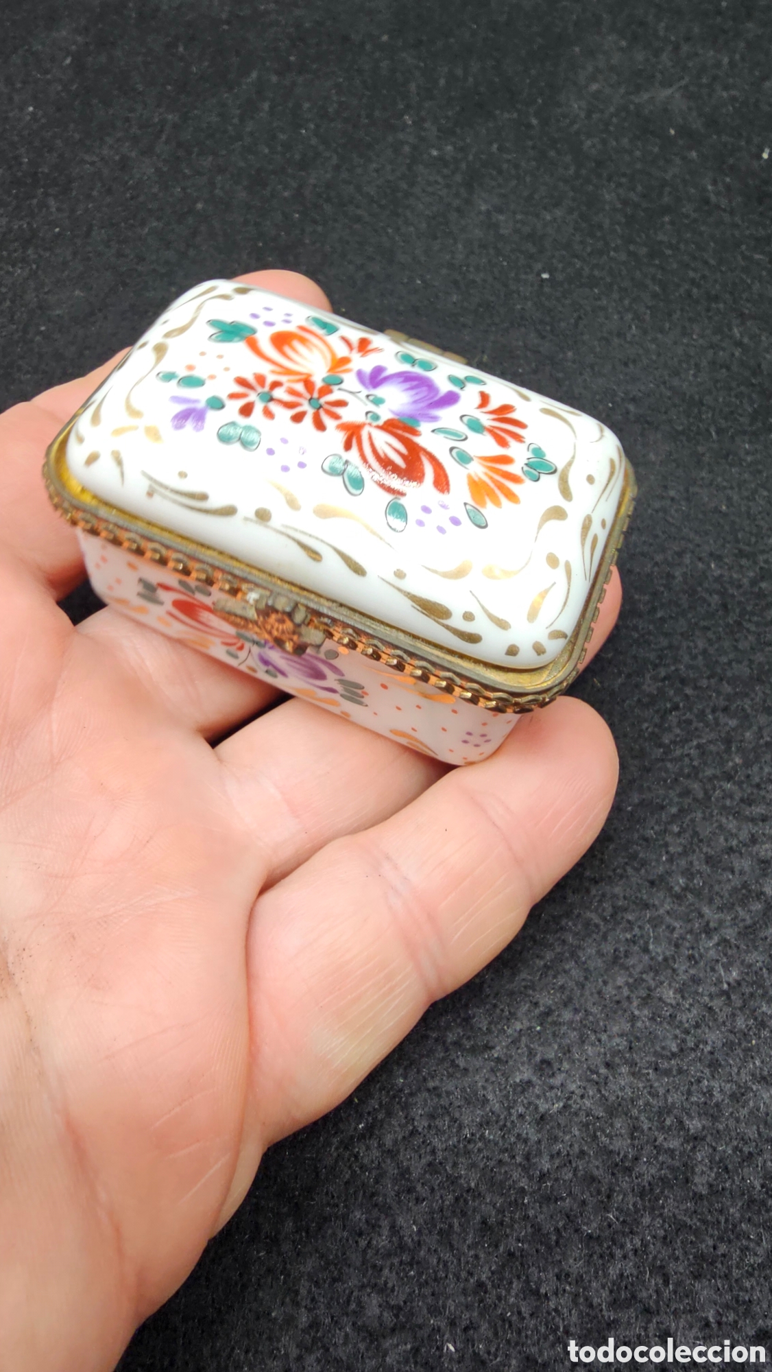 Antig&uuml;edades: Cajita de porcelana de colecci&oacute;n