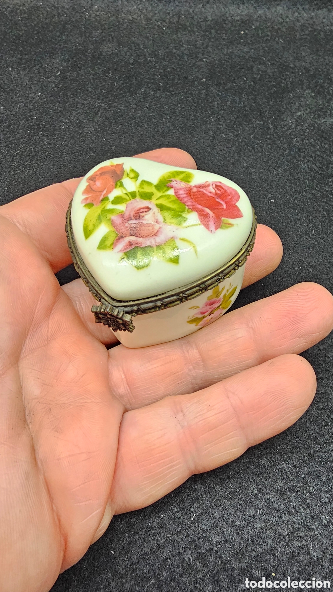 Antig&uuml;edades: Cajita de porcelana de colecci&oacute;n