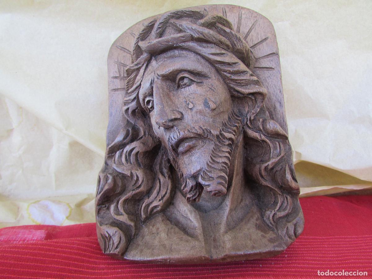 Antig&uuml;edades: FAZ o CARA de CRISTO yacente MADERA de CASTA&Ntilde;O talla antigua en una pieza