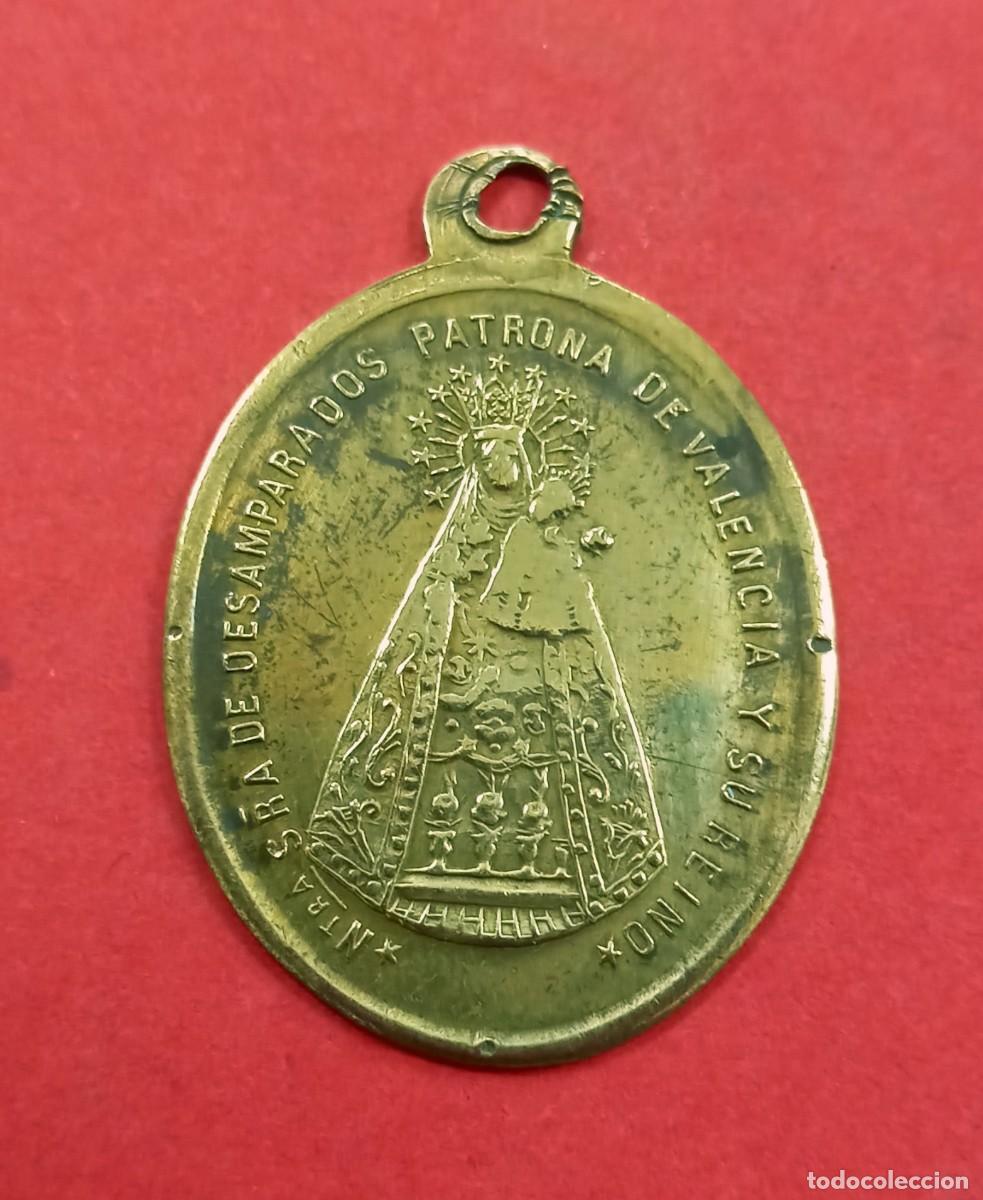 Antig&uuml;edades: Rara Medalla Siglo XIX Virgen de los Desamparados Patrona de Valencia y su Rei y San Vicente Ferrer.