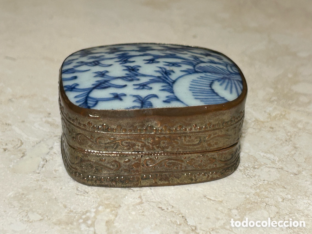 Antig&uuml;edades: CAJITA PASTILLERO. TAPA DE PORCELANA