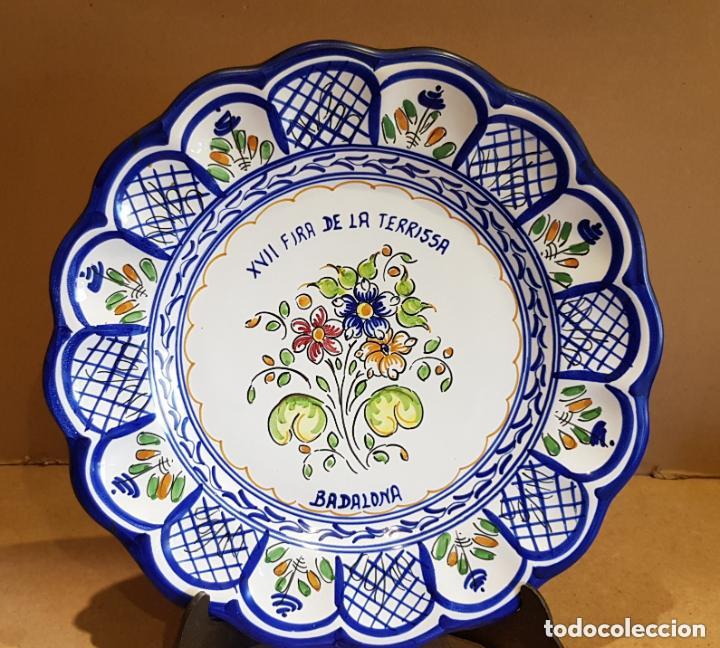 Antig&uuml;edades: PLATO CER&Aacute;MICA PUENTE DEL ARZOBISPO | XXII FIRA DE LA TERRISSA BADALONA | FIRMADO GONFER