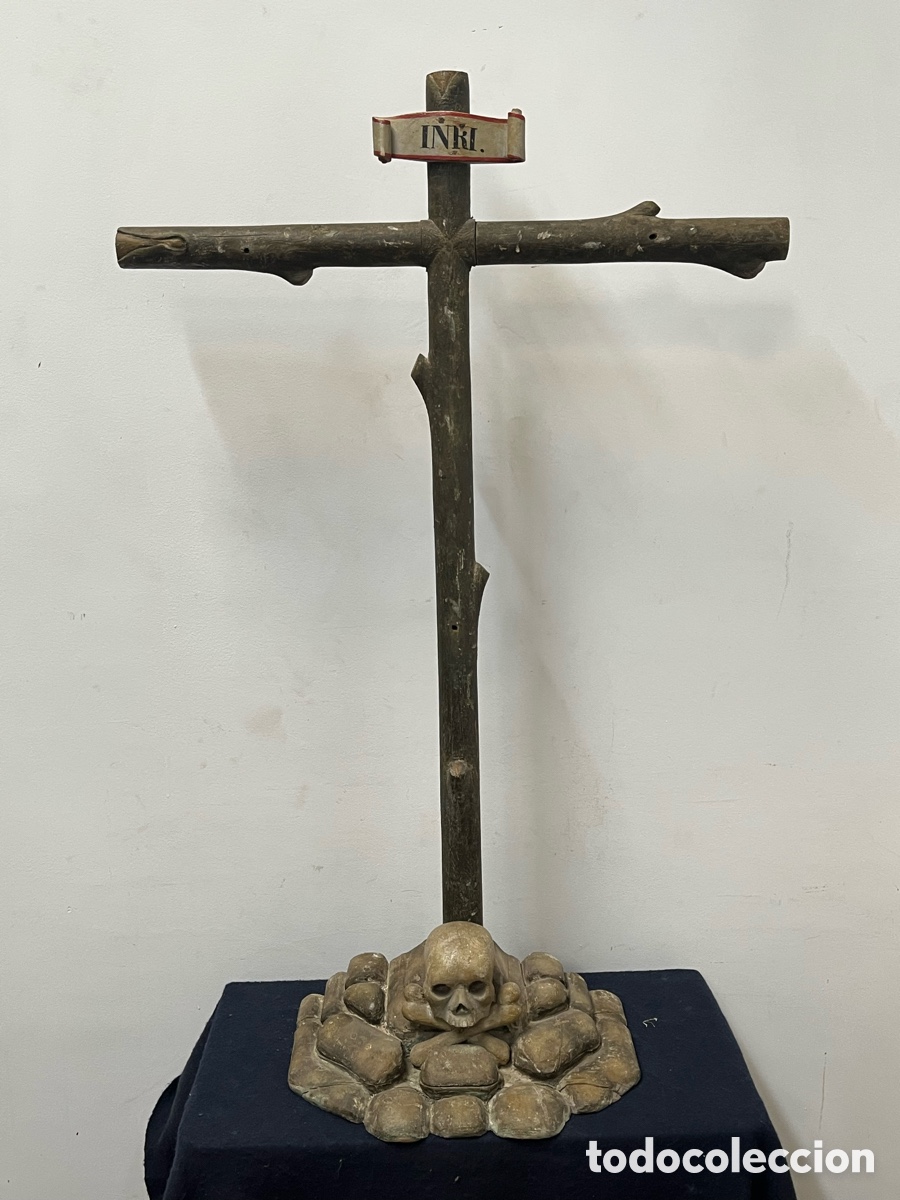 Antig&uuml;edades: Excepcional Cruz de Altar de Madera S. XVII