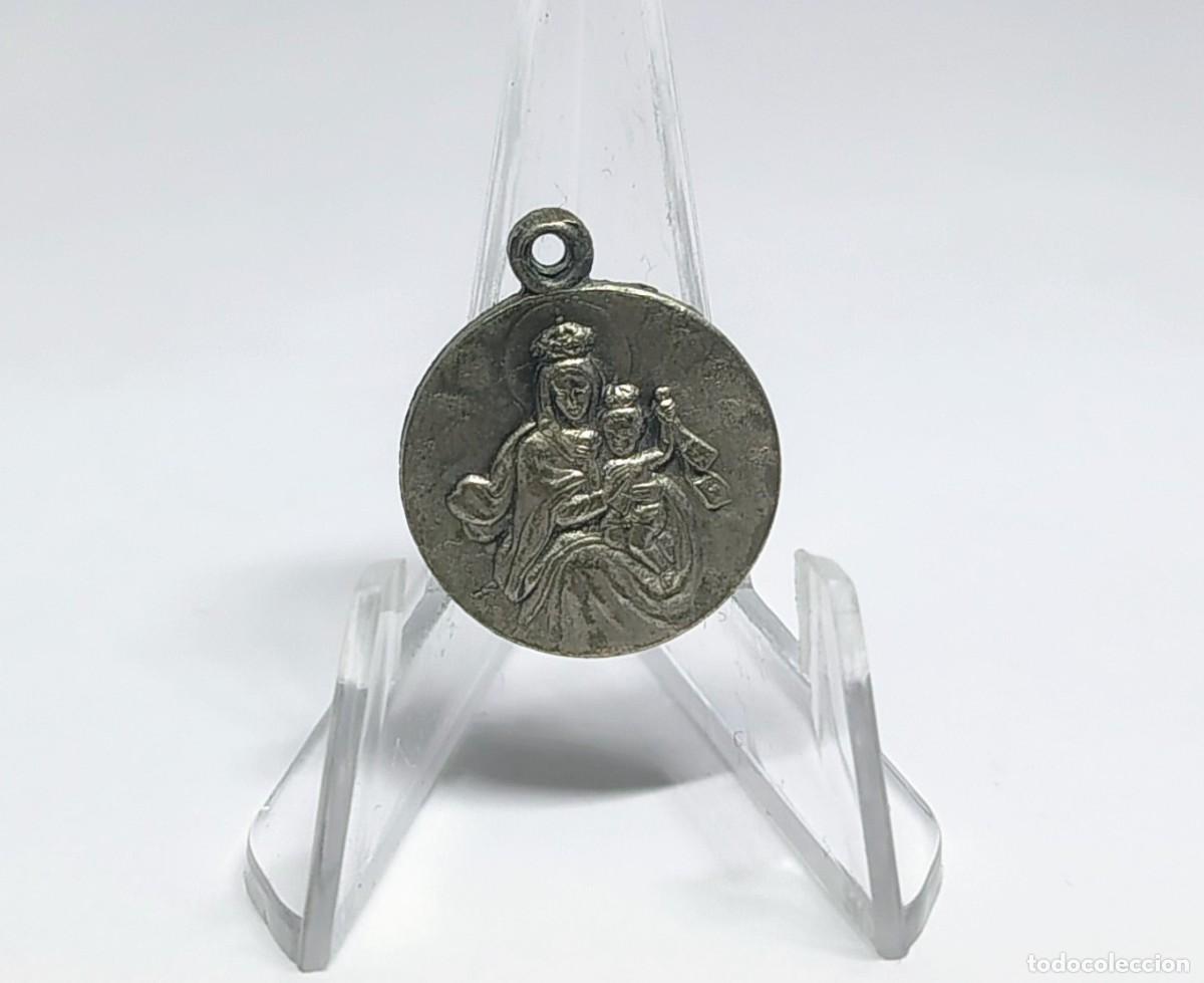 Antig&uuml;edades: Medalla religiosa / Colgante: VIRGEN MARIA con NI&Ntilde;O JESUS. M394
