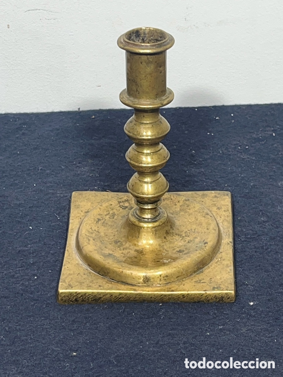 Antig&uuml;edades: Antiguo Candelero de Bronce - Foto 2
