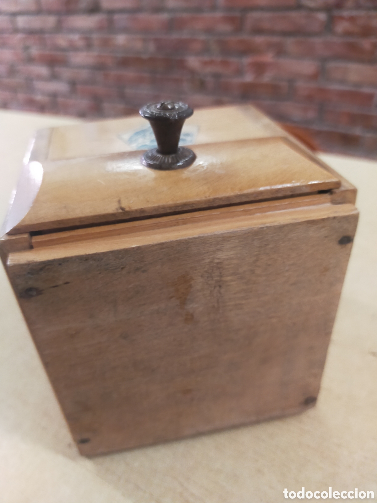 Antig&uuml;edades: Molinillo de caf&eacute; antiguo de madera - Foto 4