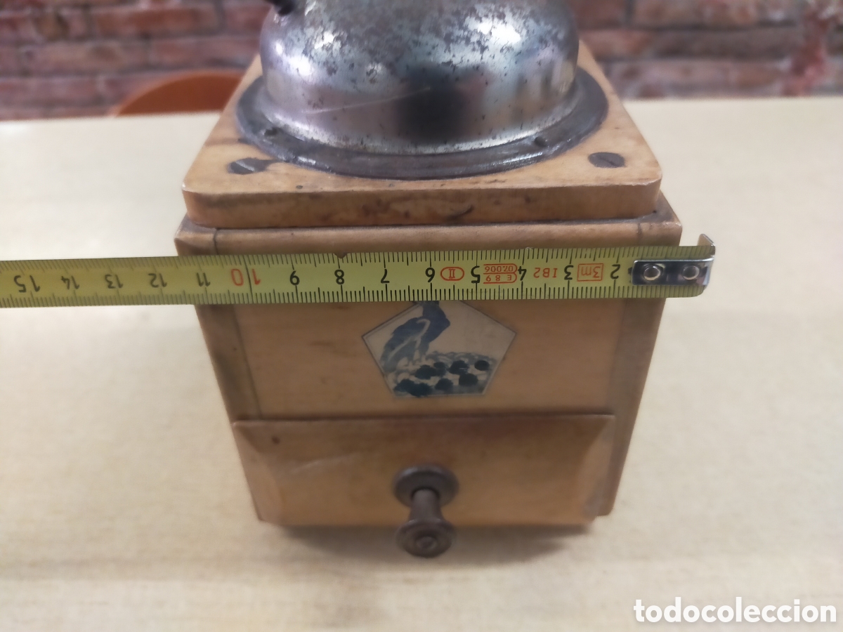 Antig&uuml;edades: Molinillo de caf&eacute; antiguo de madera - Foto 5