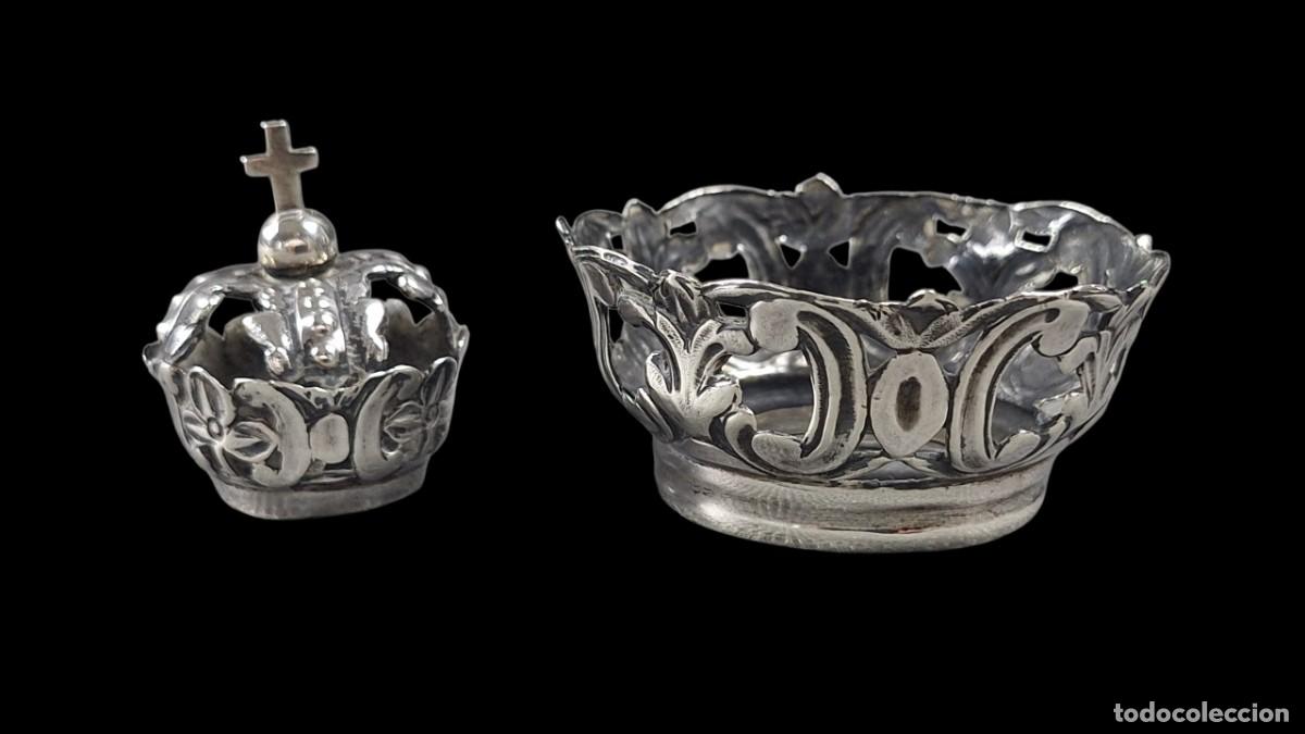 Antig&uuml;edades: 2 Coronas. Para im&aacute;gen Virgen y Ni&ntilde;o Jes&uacute;s. Espa&ntilde;a. Siglo XVIII - XIX. 2,8 x 5,6. 3,5 x 3 cm.