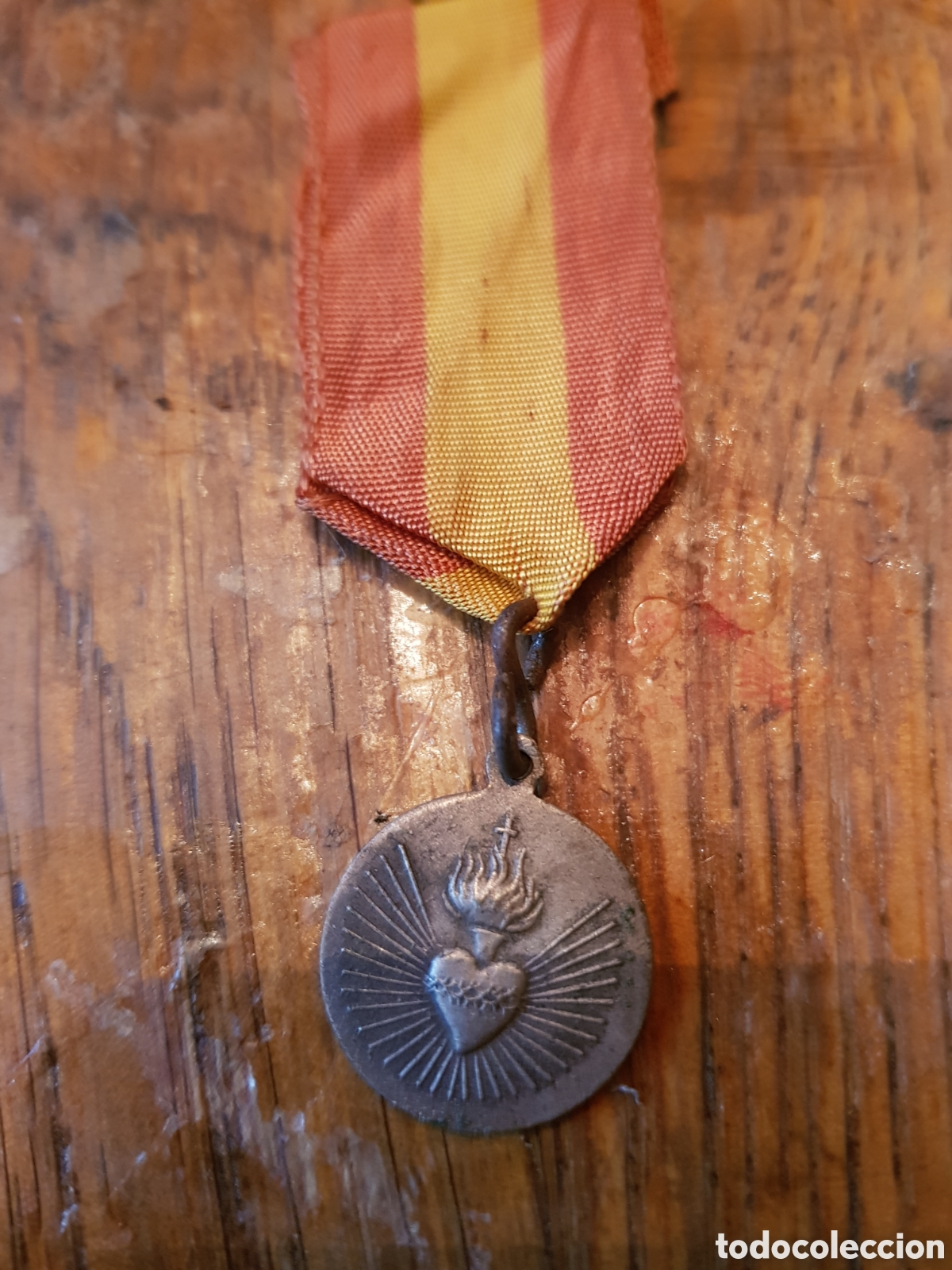 Antig&uuml;edades: ANTIGUA MEDALLA CARLISTA REQUETES GUERRA CIVIL