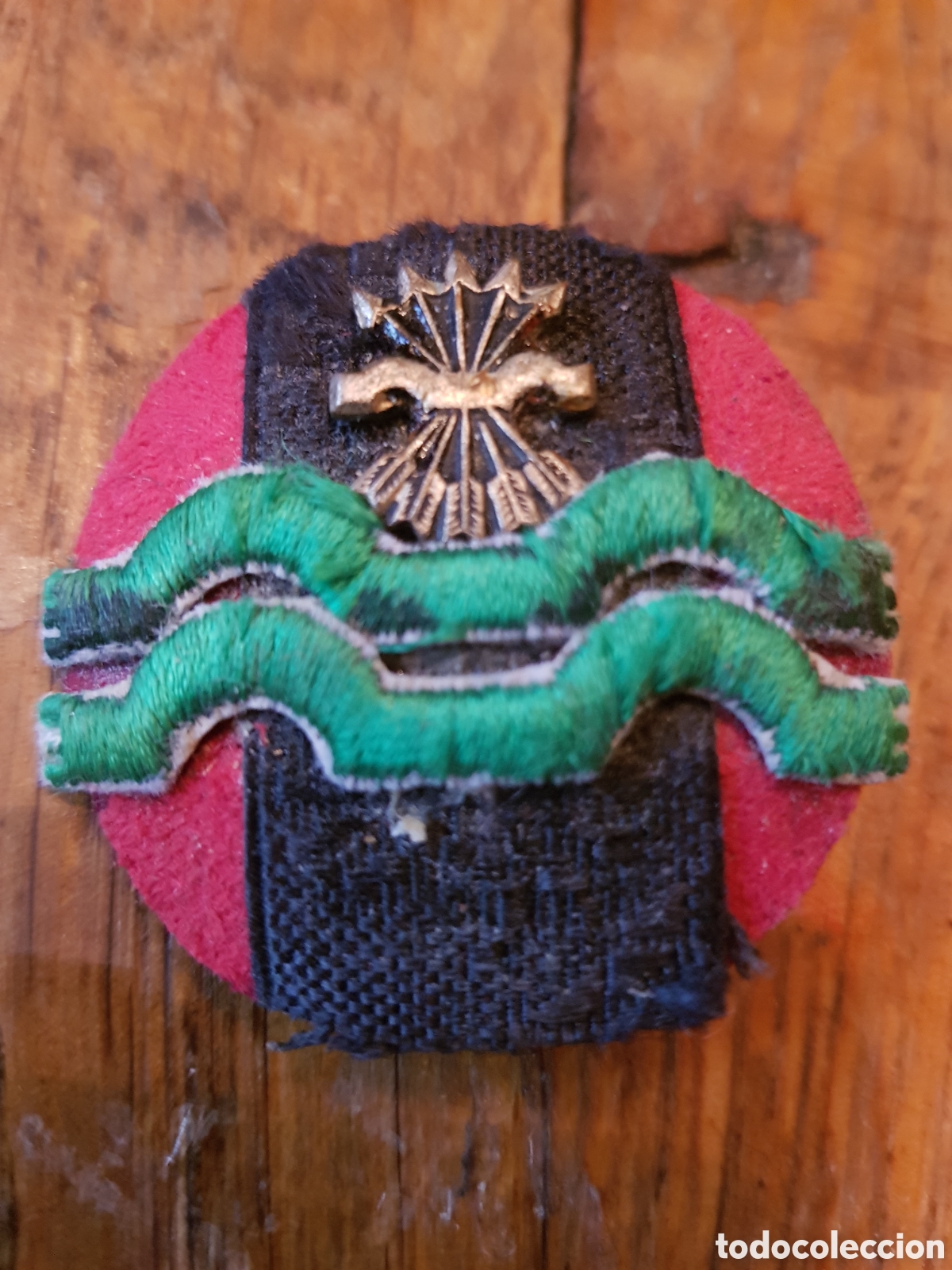 Antig&uuml;edades: ANTIGUA INSIGNIA DE LA FALANGE