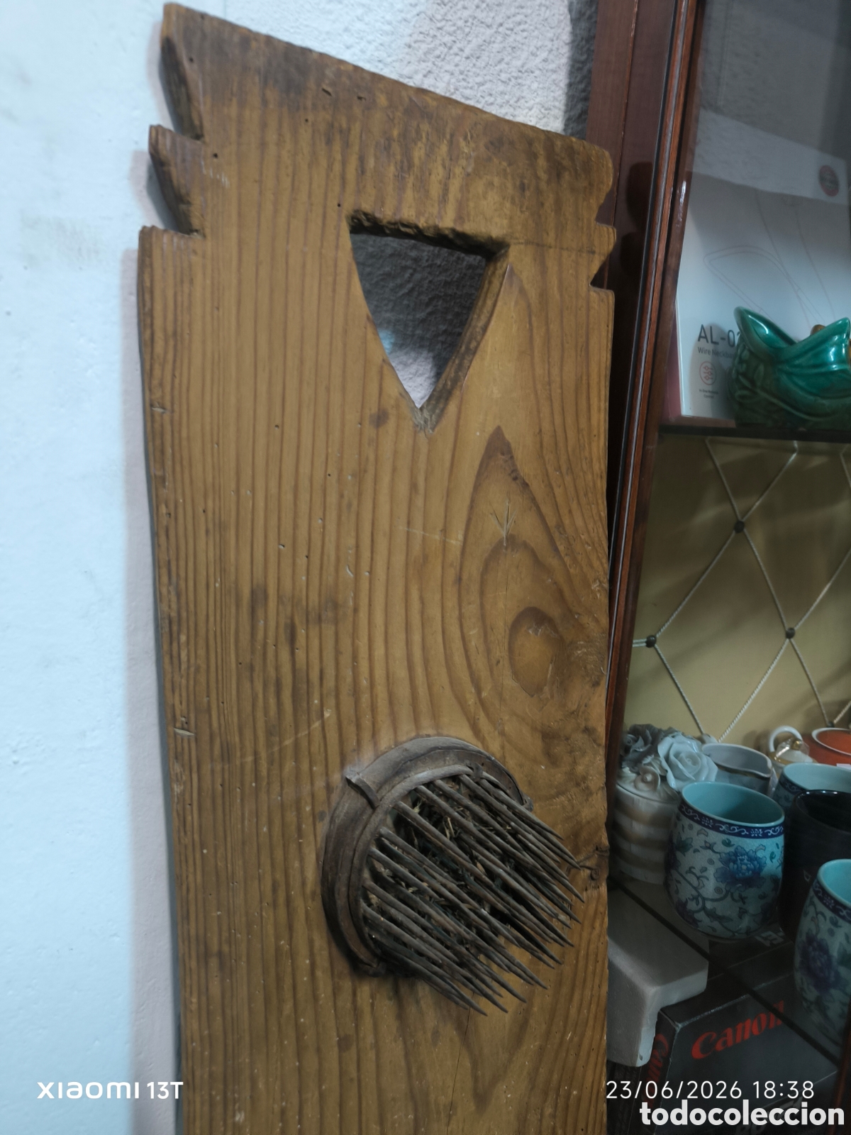 Antig&uuml;edades: Cardadera sobre madera - Foto 2
