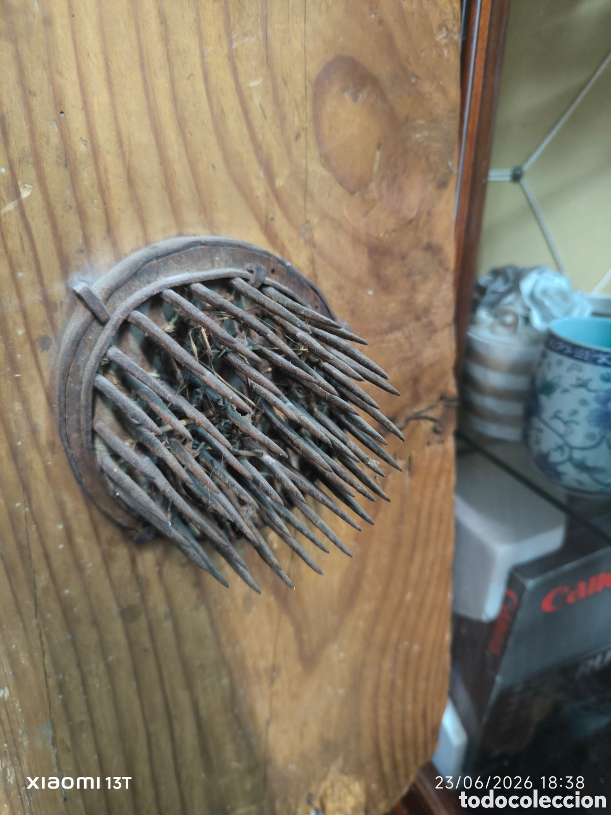 Antig&uuml;edades: Cardadera sobre madera - Foto 4