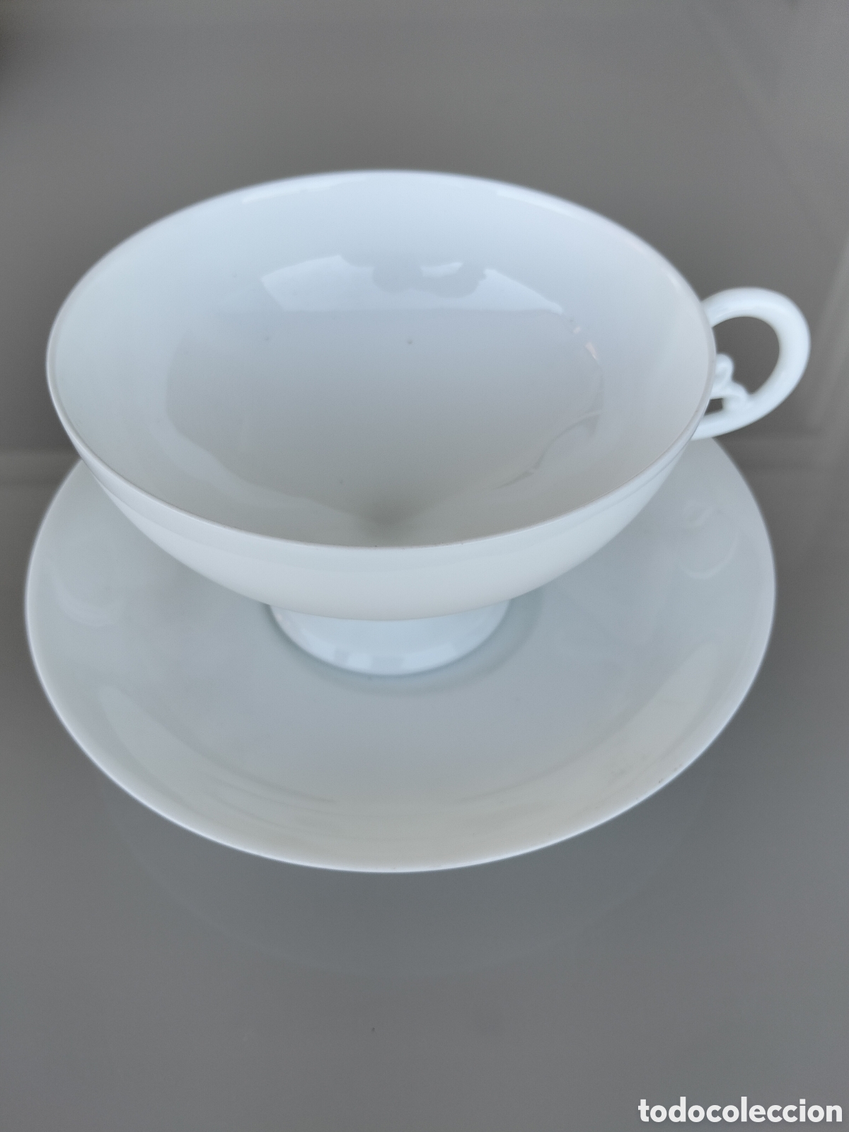 Antiquit&eacute;s: Antigua Taza de Consom&eacute; y Plato en Porcelana Blanca de Limoges Sello J.P. L. (Jean Pouyat), Franci