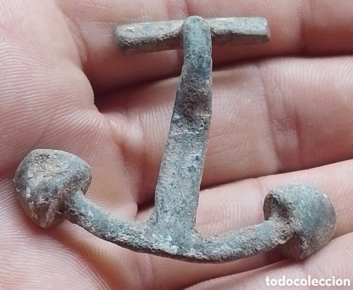 Antig&uuml;edades: F&iacute;bula pasador romano T de doble resorte