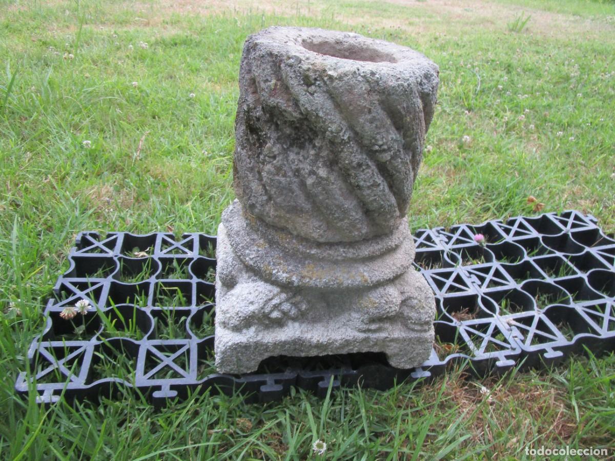 Antig&uuml;edades: BELLO CONJUNTO DE JARDIN O PORCHE - MACETERO SOPORTE EN FIBROCEMENTO APROX 1980 HUELLAS INTEMPERIE.