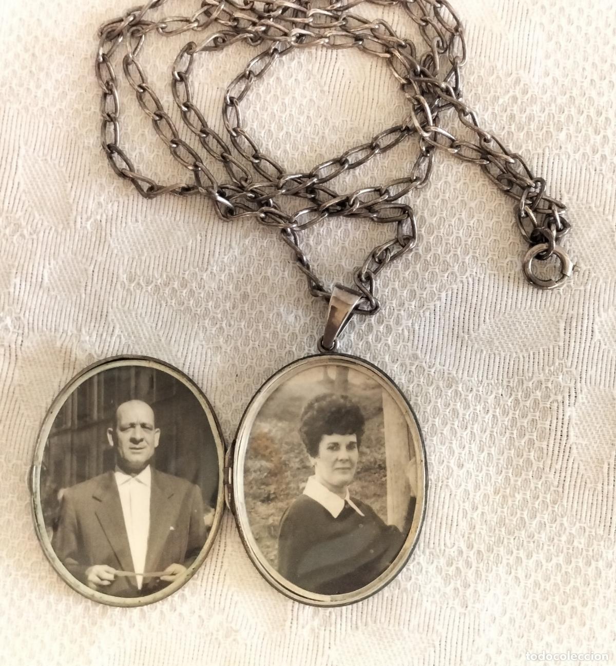 Antig&uuml;edades: ANTIGUO PORTAFOTOS CON CADENA PLATA DE LEY.