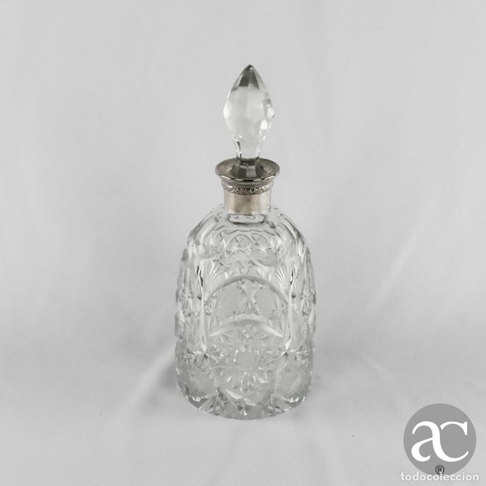 Antig&uuml;edades: Garrafa em cristal estilo Val Saint Lambert, com gargalo em prata espanhola