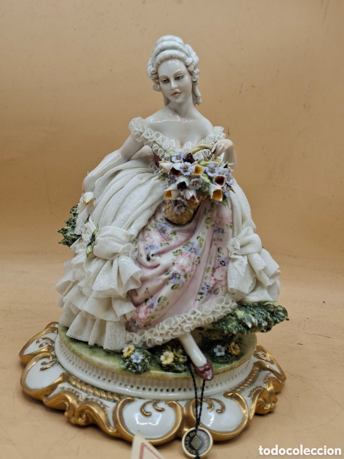 Antig&uuml;edades: Figura dama con flores Principe Capodimonte