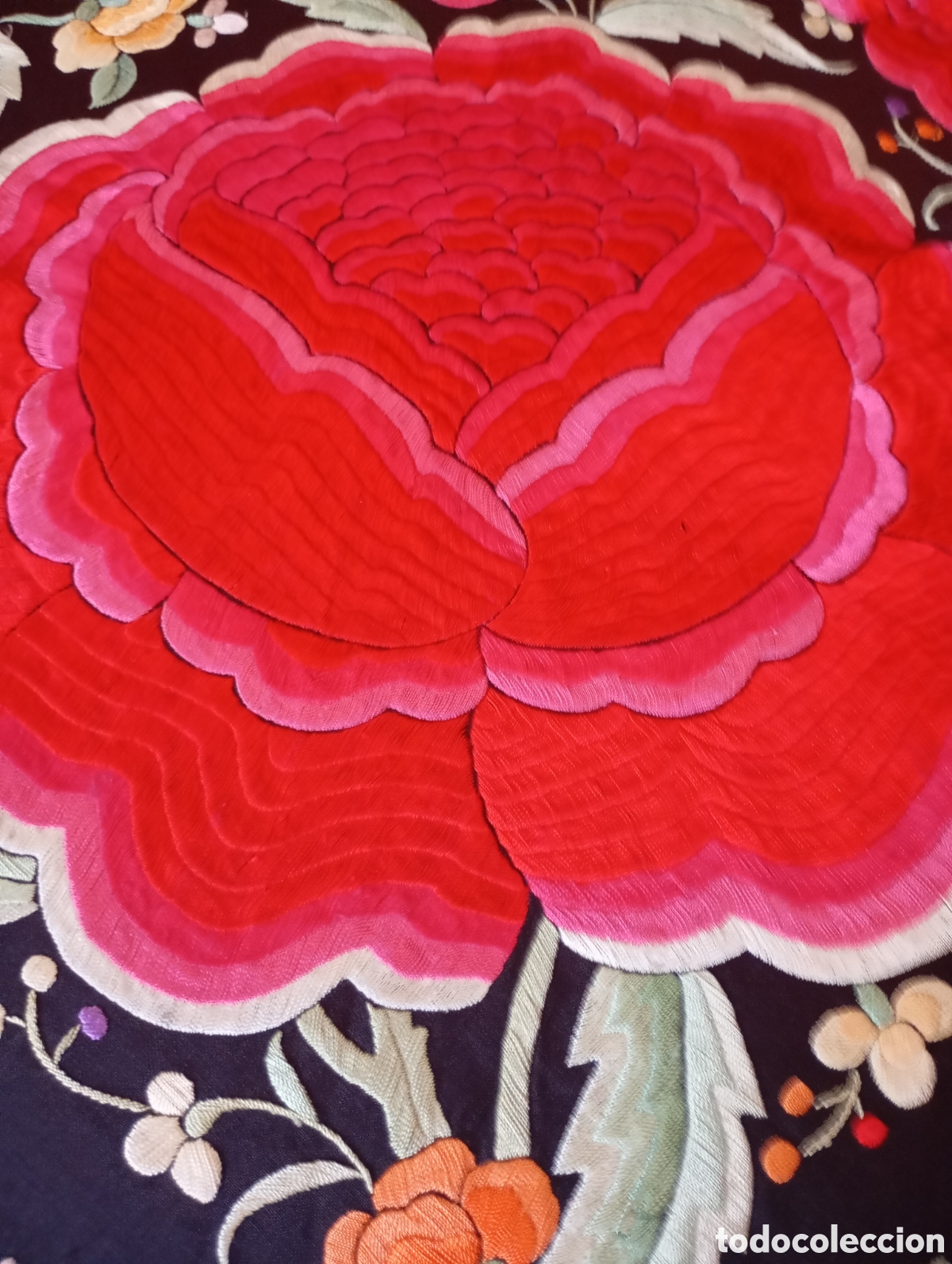 Antig&uuml;edades: Mant&oacute;n de manila bordado amano pedonias antiguo