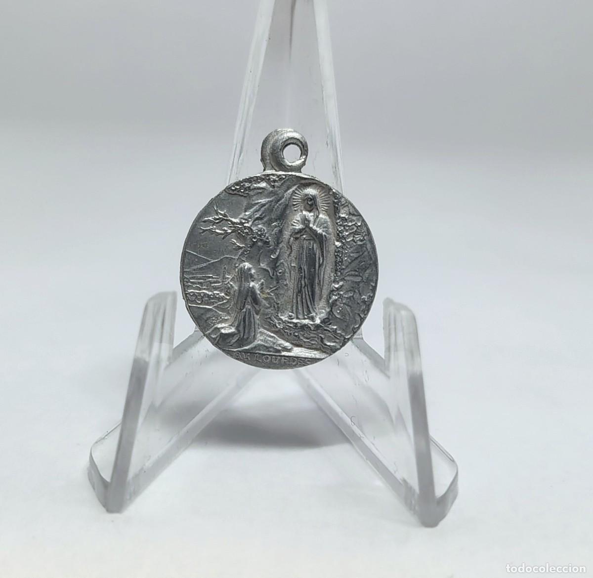 Antig&uuml;edades: Medalla religiosa / Colgante: VIRGEN de LOURDES. M402