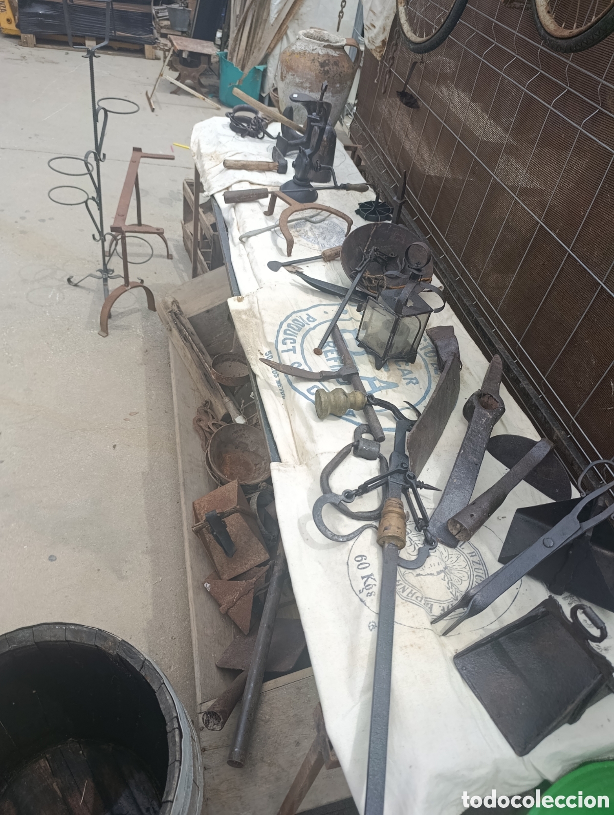 Antig&uuml;edades: lote de 20 piezas de hierro antiguas.