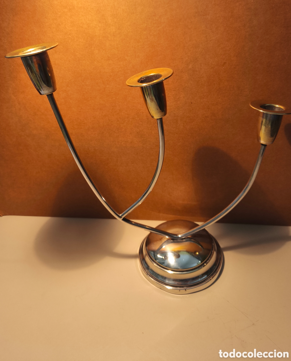Antig&uuml;edades: Precioso candelabro Art D&eacute;co de acero inoxidable, dise&ntilde;ado y fabricado en Espa&ntilde;a a&ntilde;os 60.&nbsp;