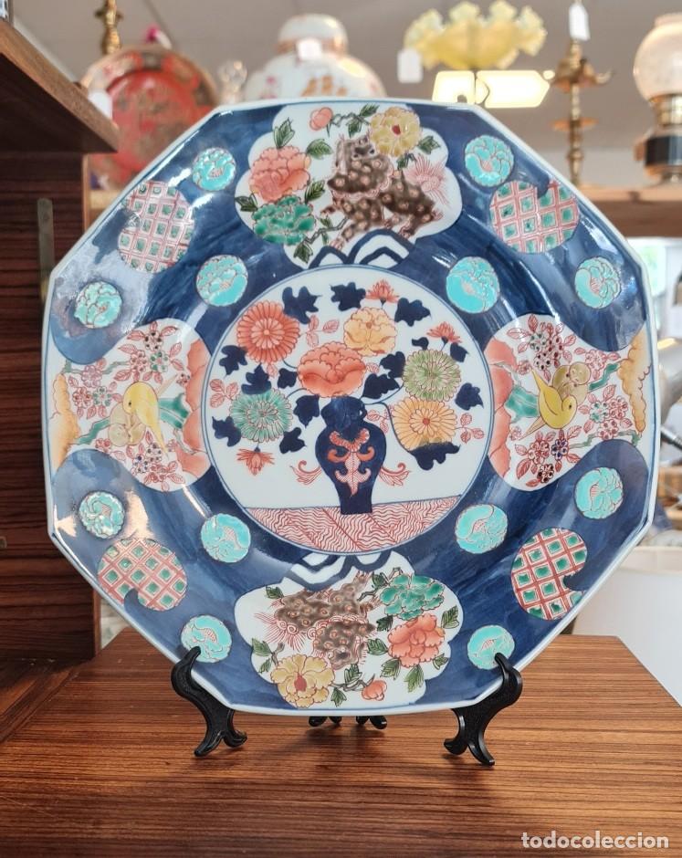 Antiquit&auml;ten: Plato Octogonal Imari / Arita (32 cm) Jap&oacute;n, ca. 1890&ndash;1925