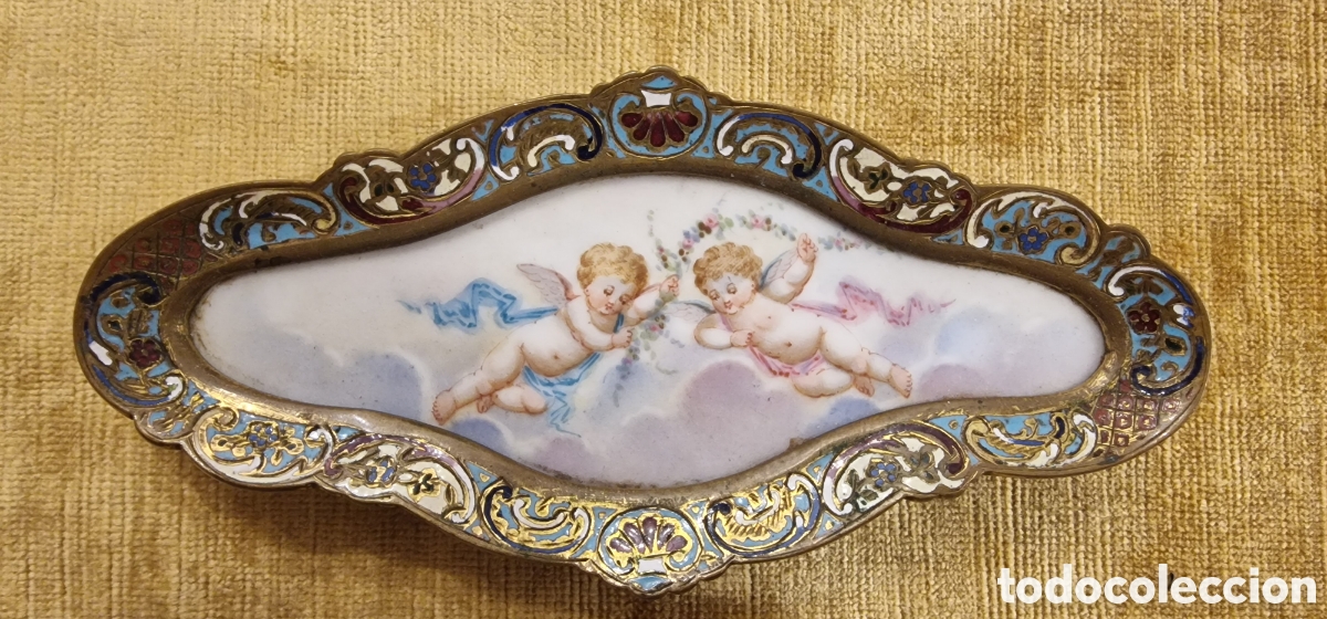 Antiguidades: Bandeja vaciabolsillos en porcelana de S&egrave;vres y bronce con esmaltes en champlev&eacute;