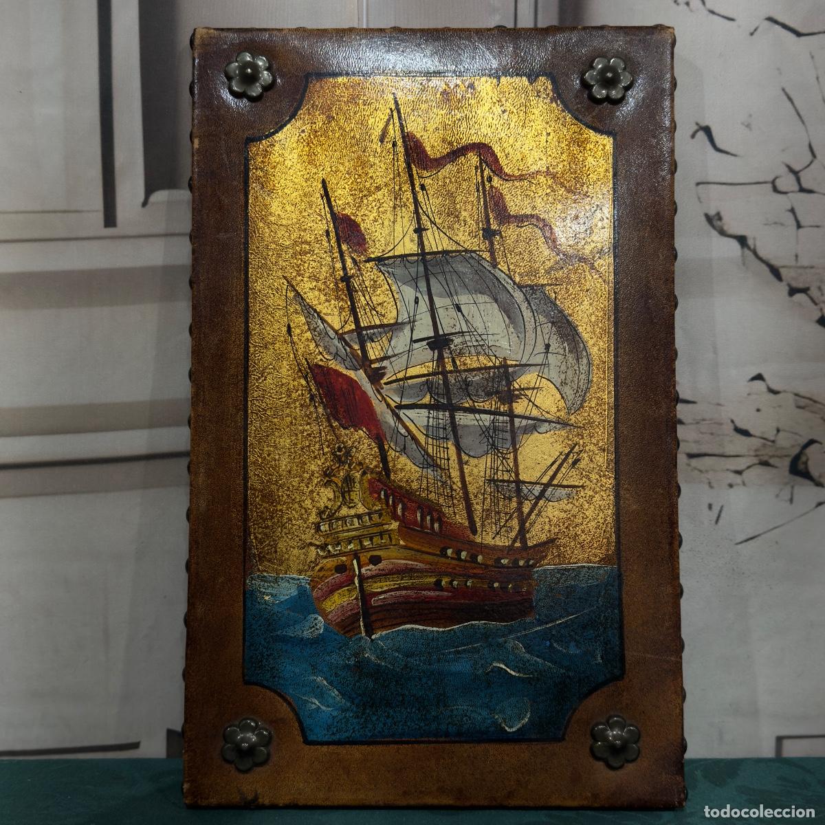 Antig&uuml;edades: Antiguo Cuadro Hecho de Cuero Pintado a Mano