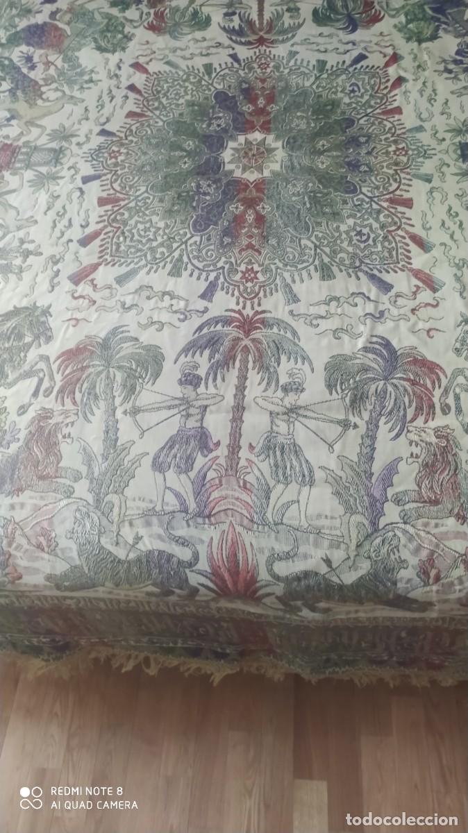 Antiques: COLCHA ANTIGUA DE DAMASCO MOTIVOS DE CAZA A&Ntilde;OS 40