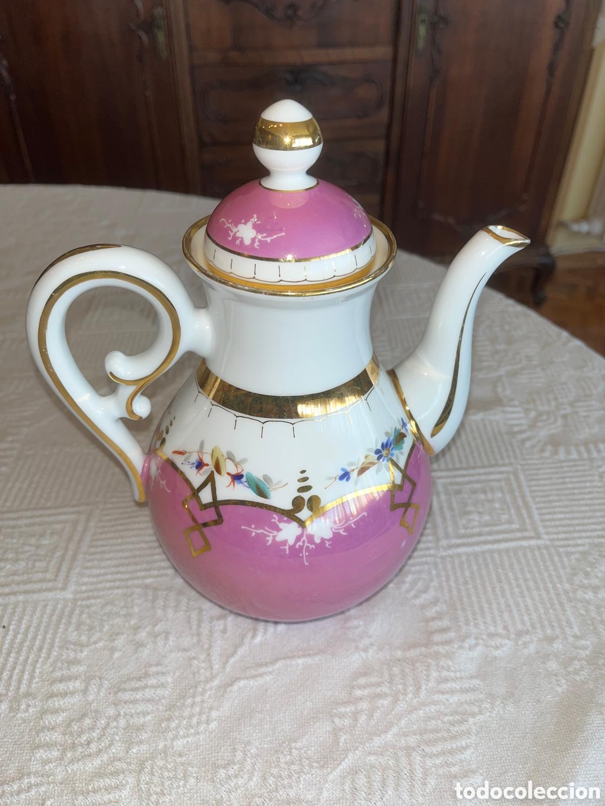 Antig&uuml;edades: Juego de t&eacute; y caf&eacute; 12 comensales.