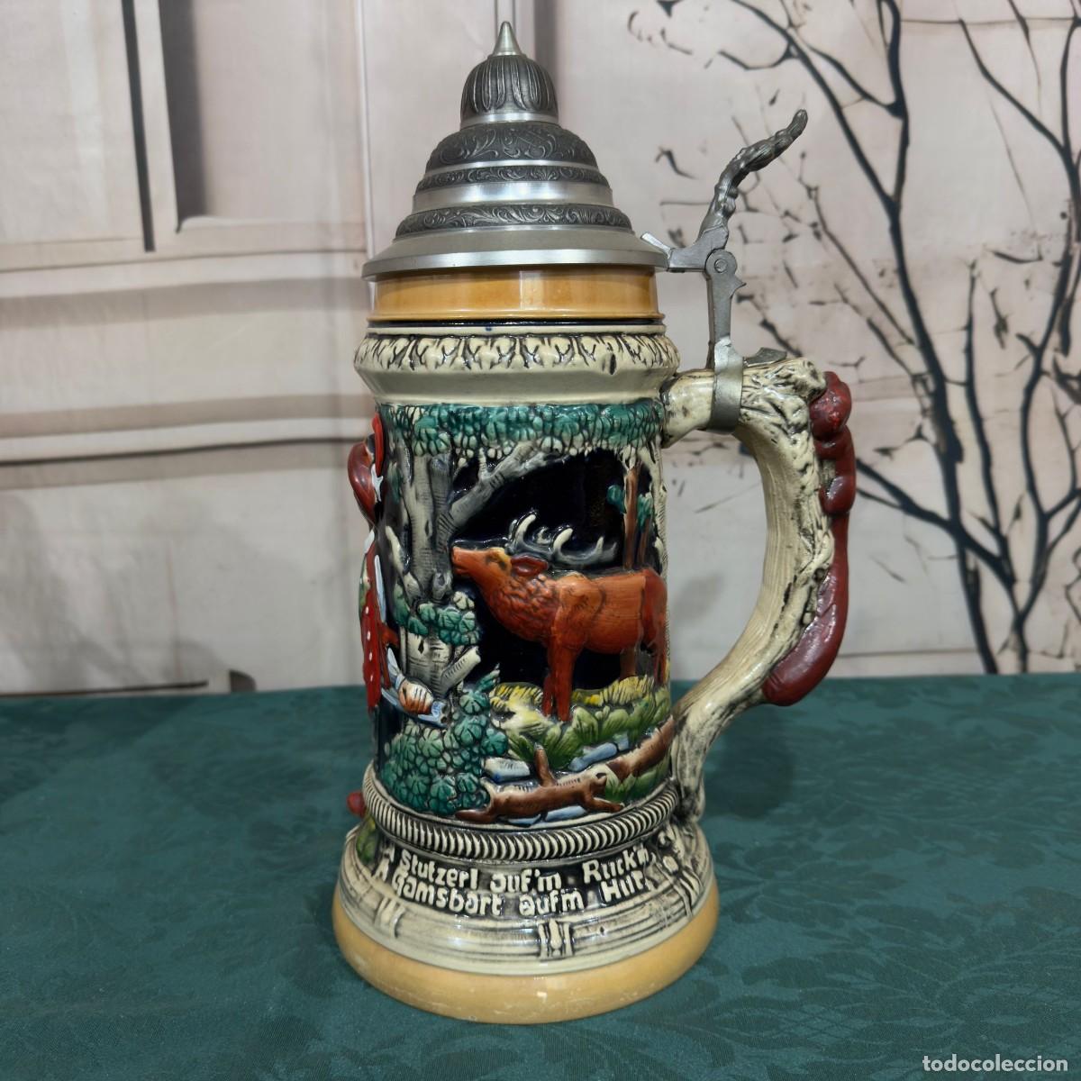 Antig&uuml;edades: Jarra de cerveza de cer&aacute;mica &rdquo;Made by B.R. Germany&rdquo; con una capacidad etiquetada de 1.5 litros