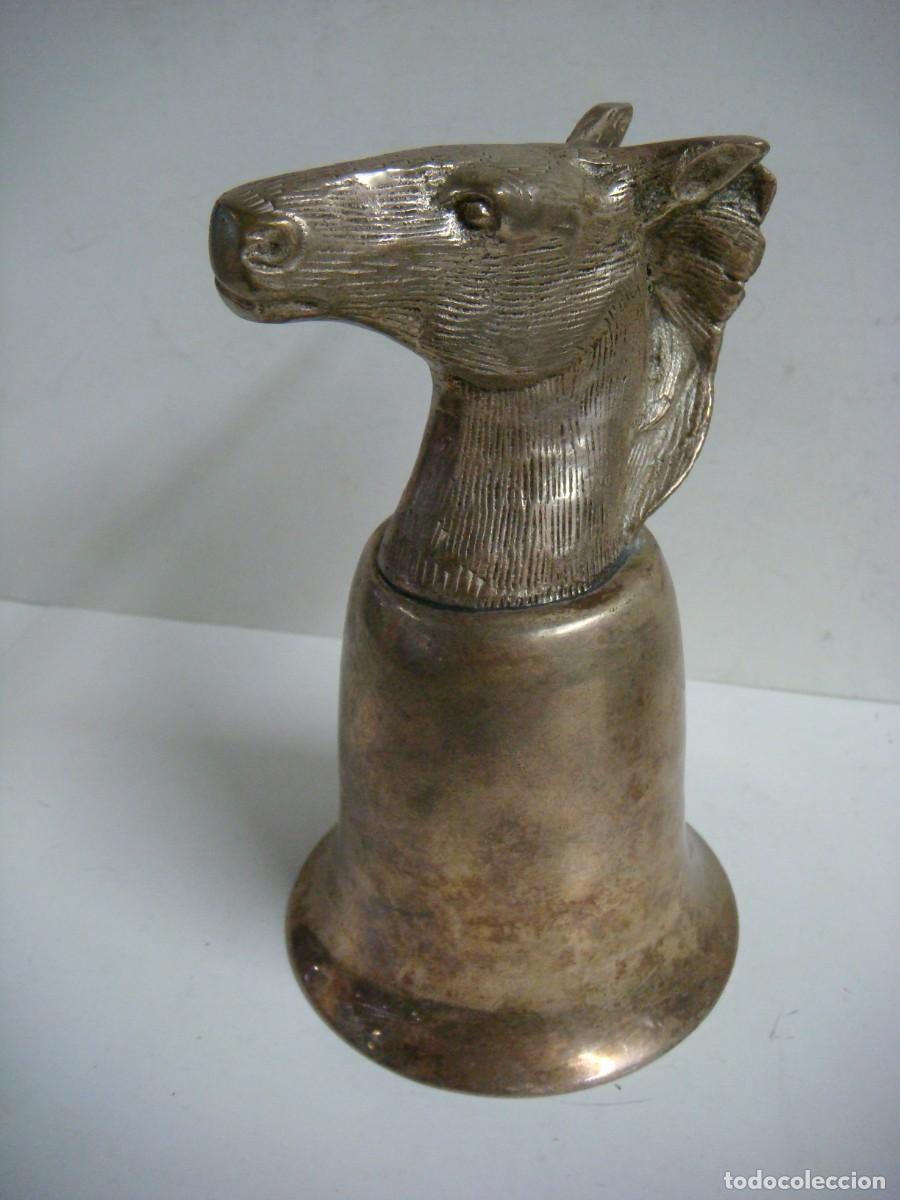 Antig&uuml;edades: FIGURA ANTIGUA EN ALPACA DE UNA CABEZA DE CABALLO-(&)