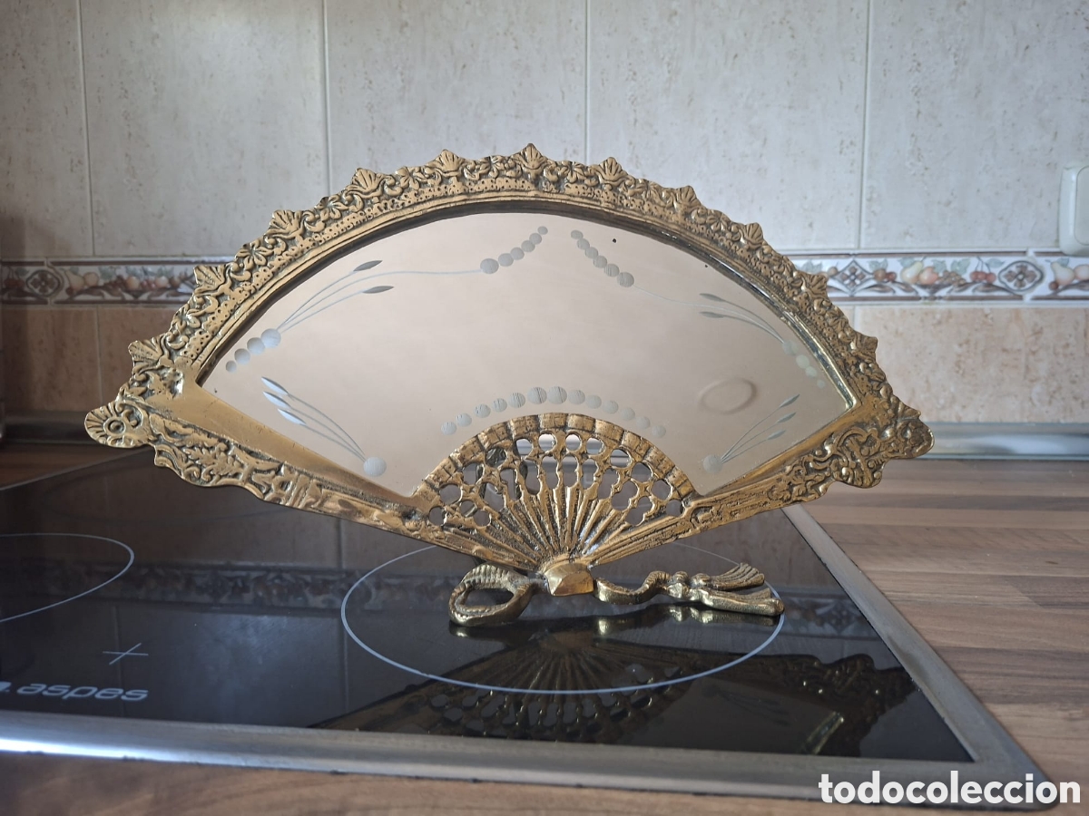 Antiques: Espejo abanico vintage de sobremesa en bronce y cristal (a&ntilde;os 30-50)