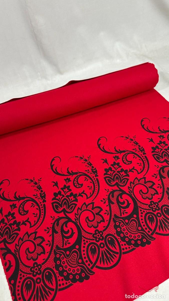 Antig&uuml;edades: Corte para refajo de pa&ntilde;o estampado - Foto 1