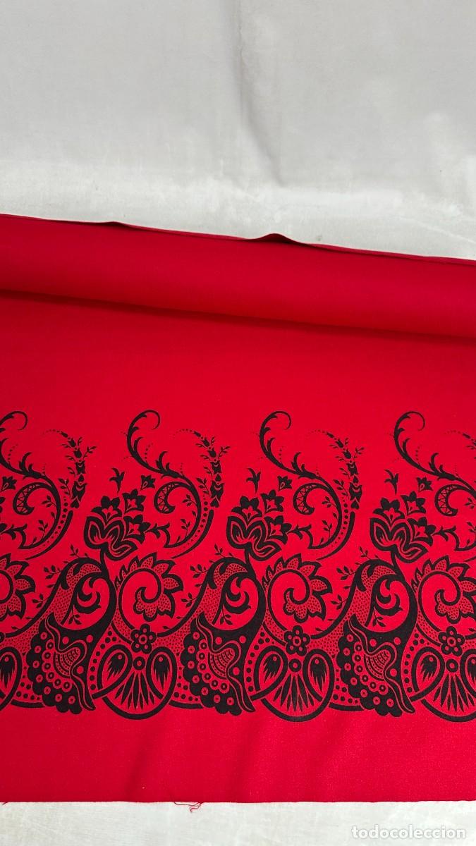 Antig&uuml;edades: Corte para refajo de pa&ntilde;o estampado - Foto 2