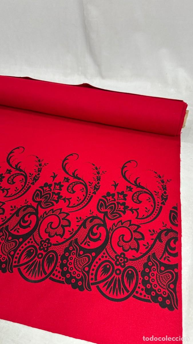 Antig&uuml;edades: Corte para refajo de pa&ntilde;o estampado - Foto 3