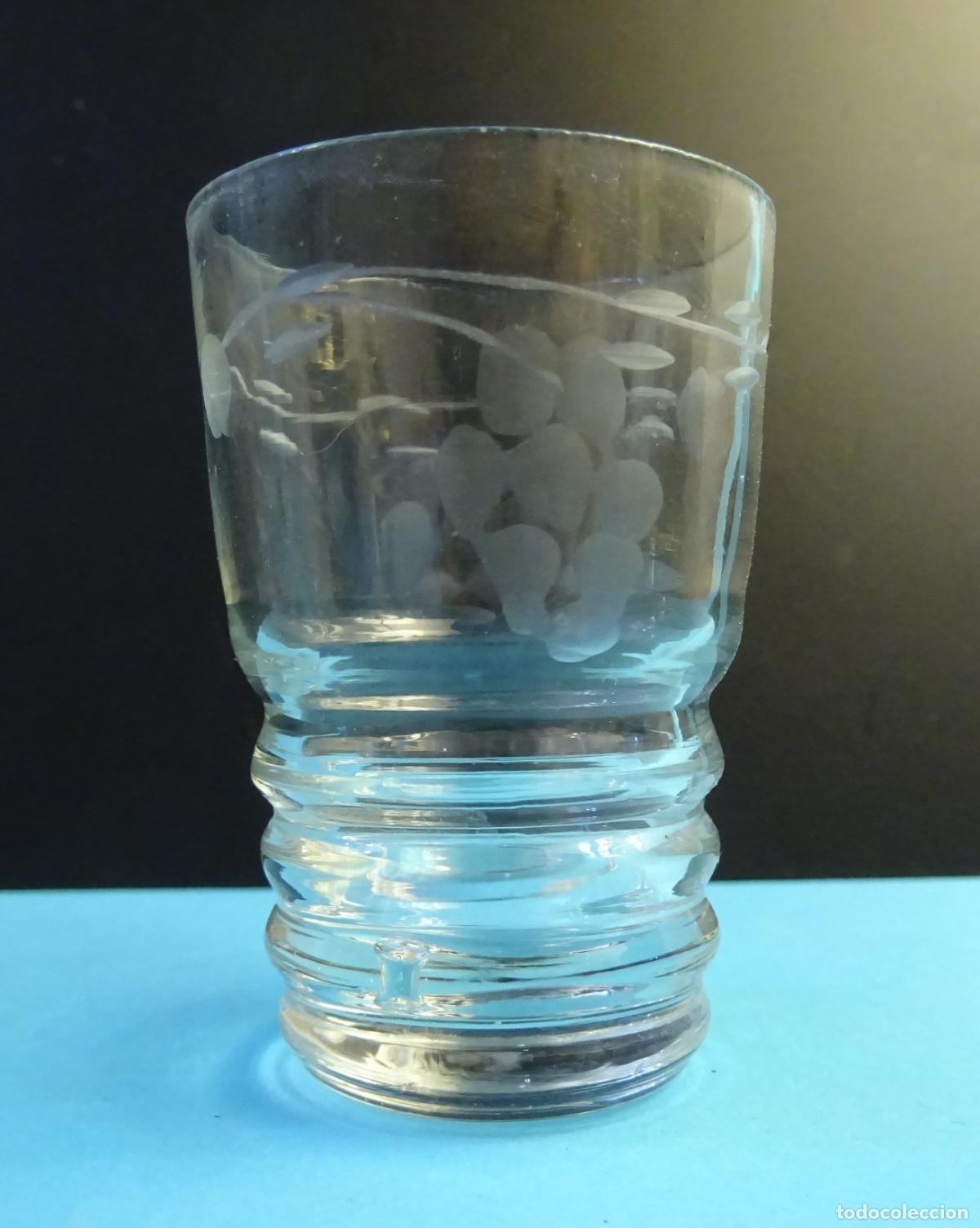 Antig&uuml;edades: CINCO VASITOS CRISTAL TALLADO LICOR CHUPITO. ALTURA 5 CM DI&Aacute;METRO 3,5 CM