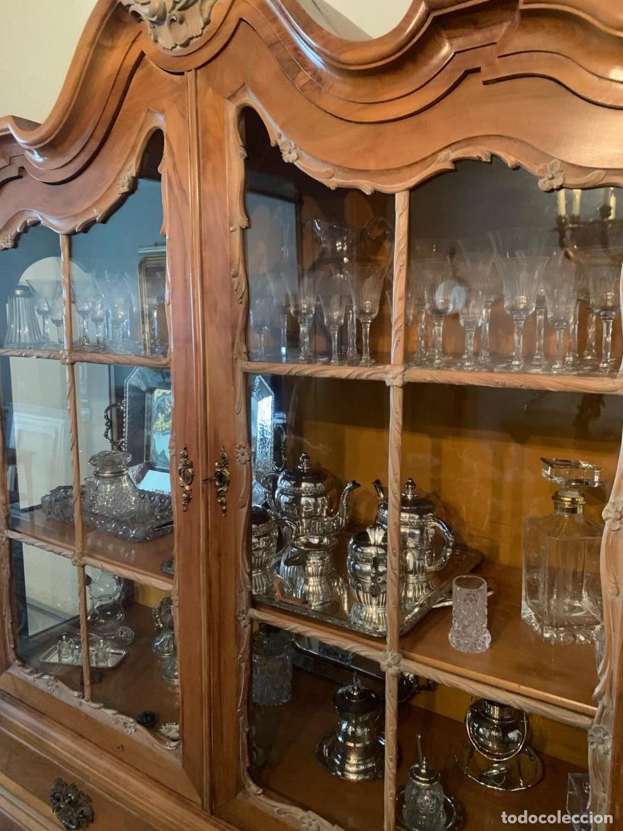 Antig&uuml;edades: Vitrina-aparador estilo Luis XV - Foto 7