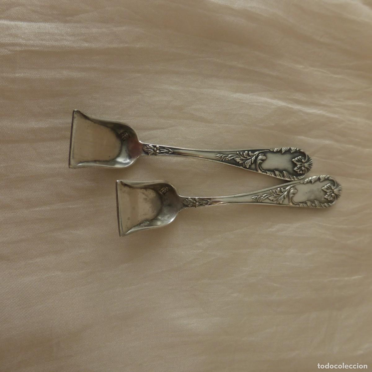 Antig&uuml;edades: ANTIGUA PAREJA DE CUCHARAS PARA SAL MINIATURA PLATA CON CONTRASTE S. XIX PAIR OF SILVER SALT SPOON