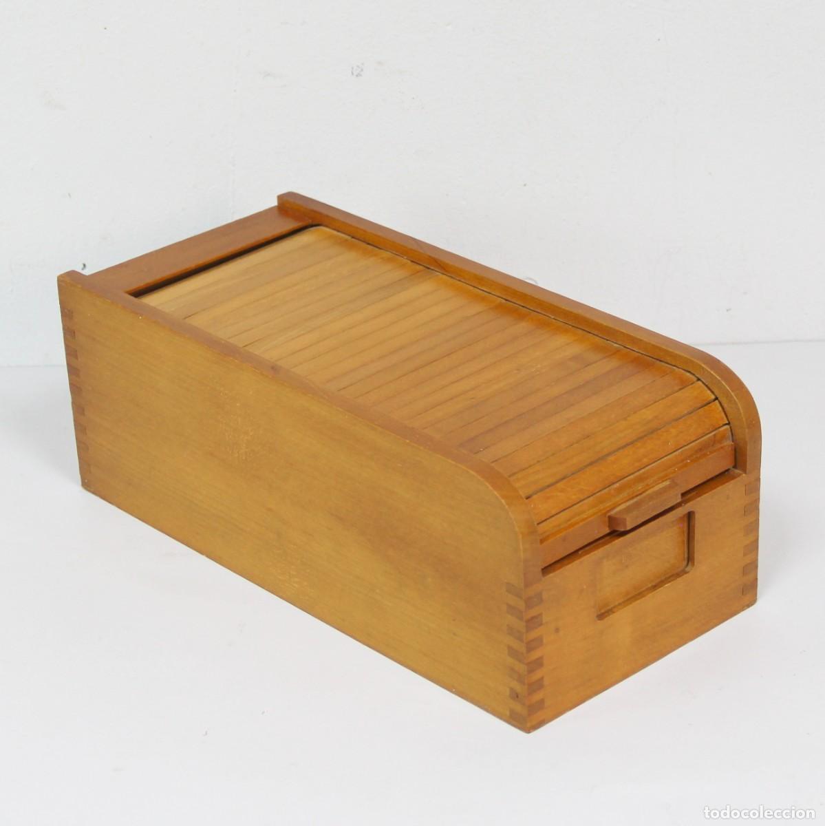 Antig&uuml;edades: Caja archivo con persiana