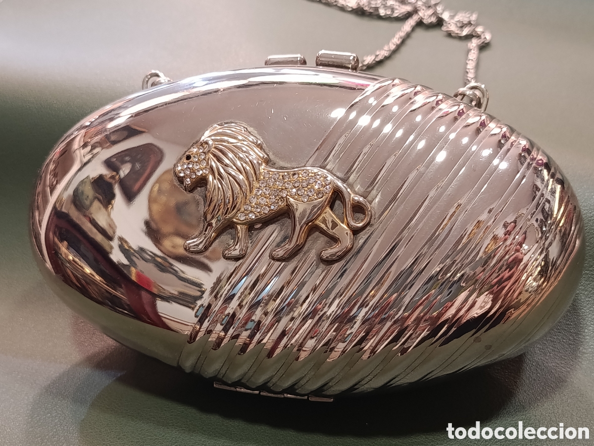Antig&uuml;edades: Bolso Clutch. Vintage . Metal Plateado. Con cadena.