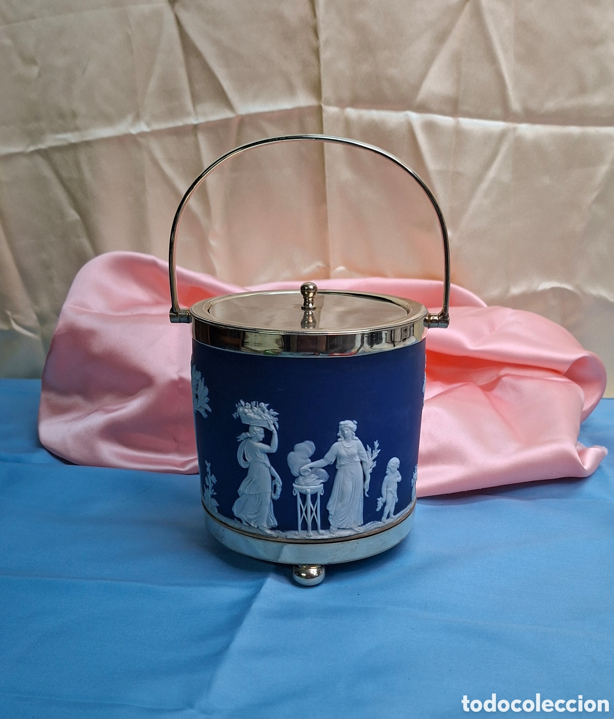 Antig&uuml;edades: Cubitera Wedgwood Siglo XIX