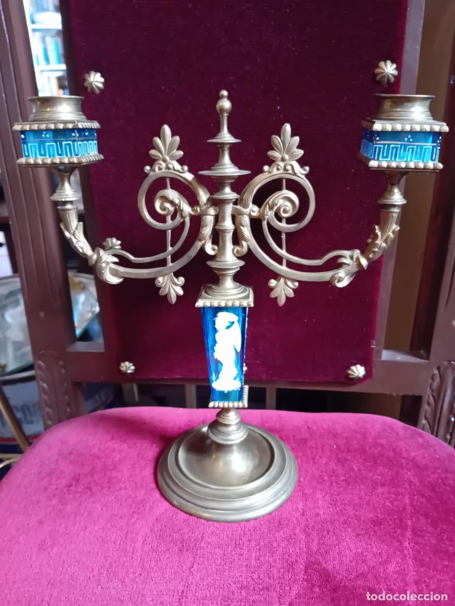 Antig&uuml;edades: Candelabro victoriano siglo XIX con vidrio soplado y esmaltado