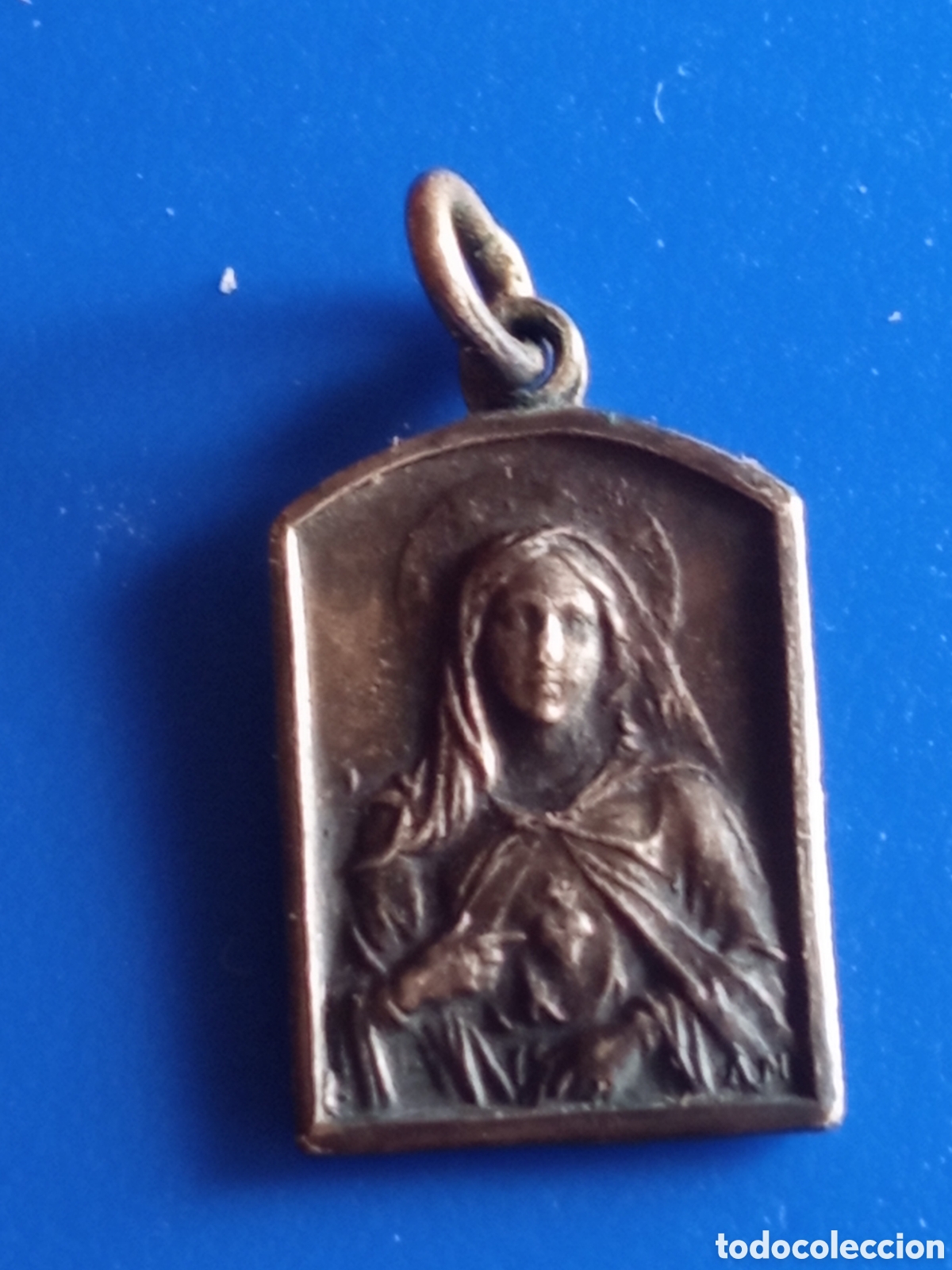 Antig&uuml;edades: Antigua medalla, Reinare en Espa&ntilde;a, Santuario Nacional Valladolid, mide 17x12 mm