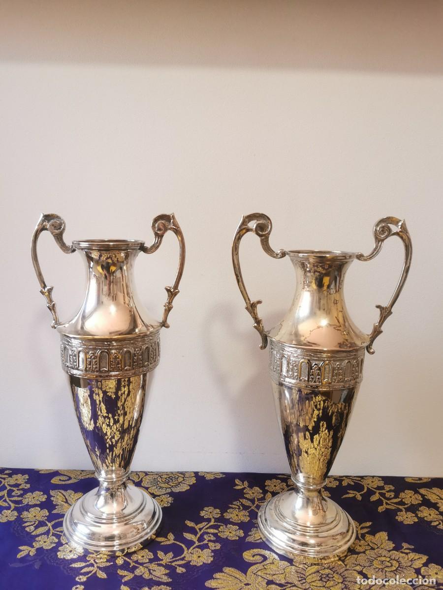 Antig&uuml;edades: &Aacute;nforas o jarrones de altar metal plateado 35cm