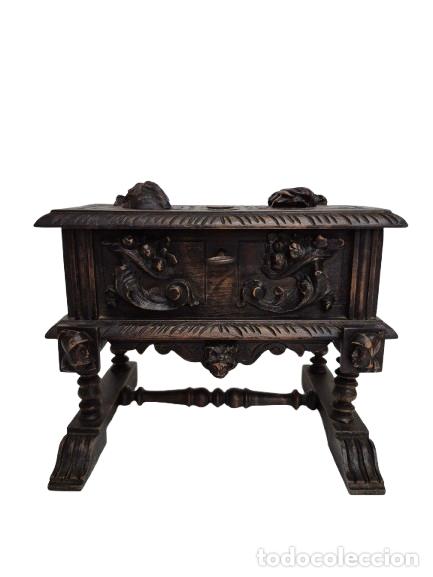 Antig&uuml;edades: Caja, Arqueta Antigua de Estilo Renacimiento Espa&ntilde;ol - Talla de Madera - S. XIX - con Cerradura