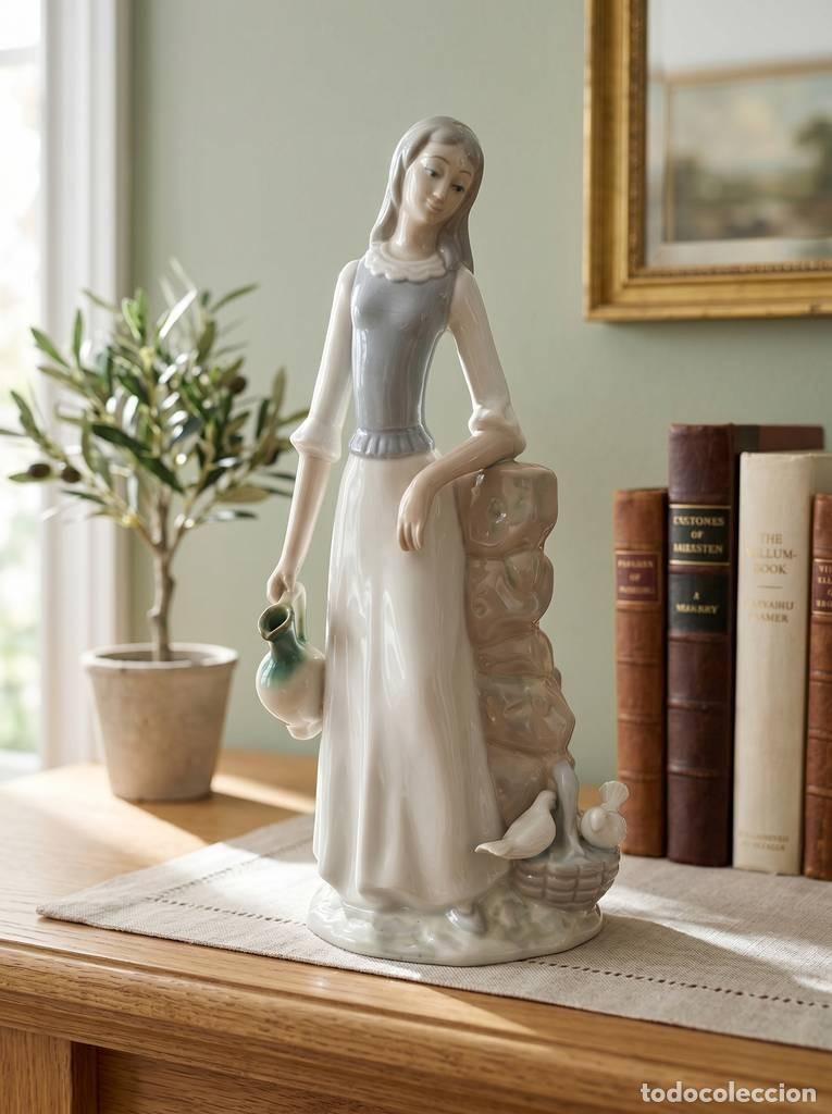 Antig&uuml;edades: FIGURA PORCELANA DE MUJER