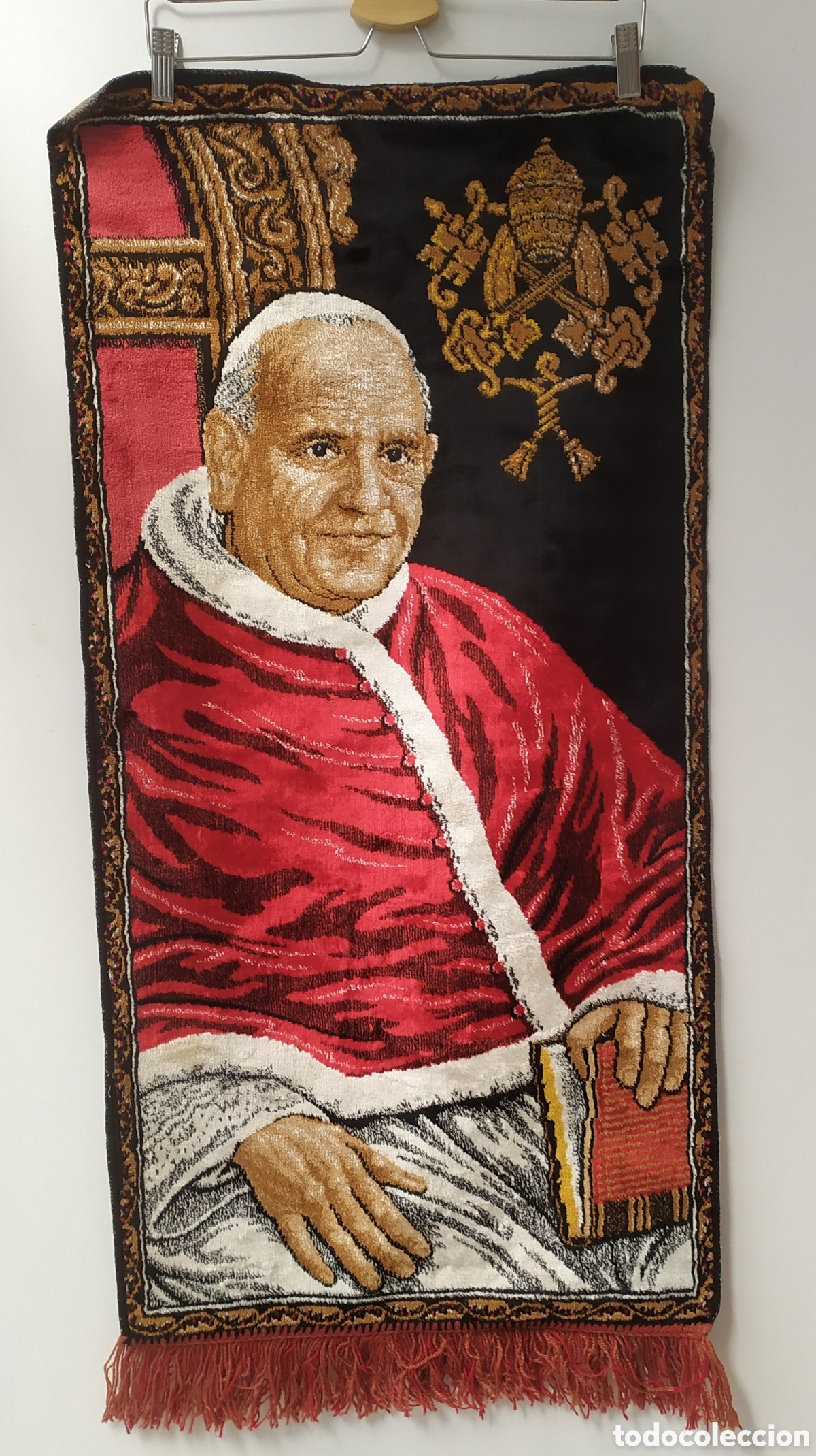 Antig&uuml;edades: Tapiz del Papa Juan XXIII, mide 105x50 cm