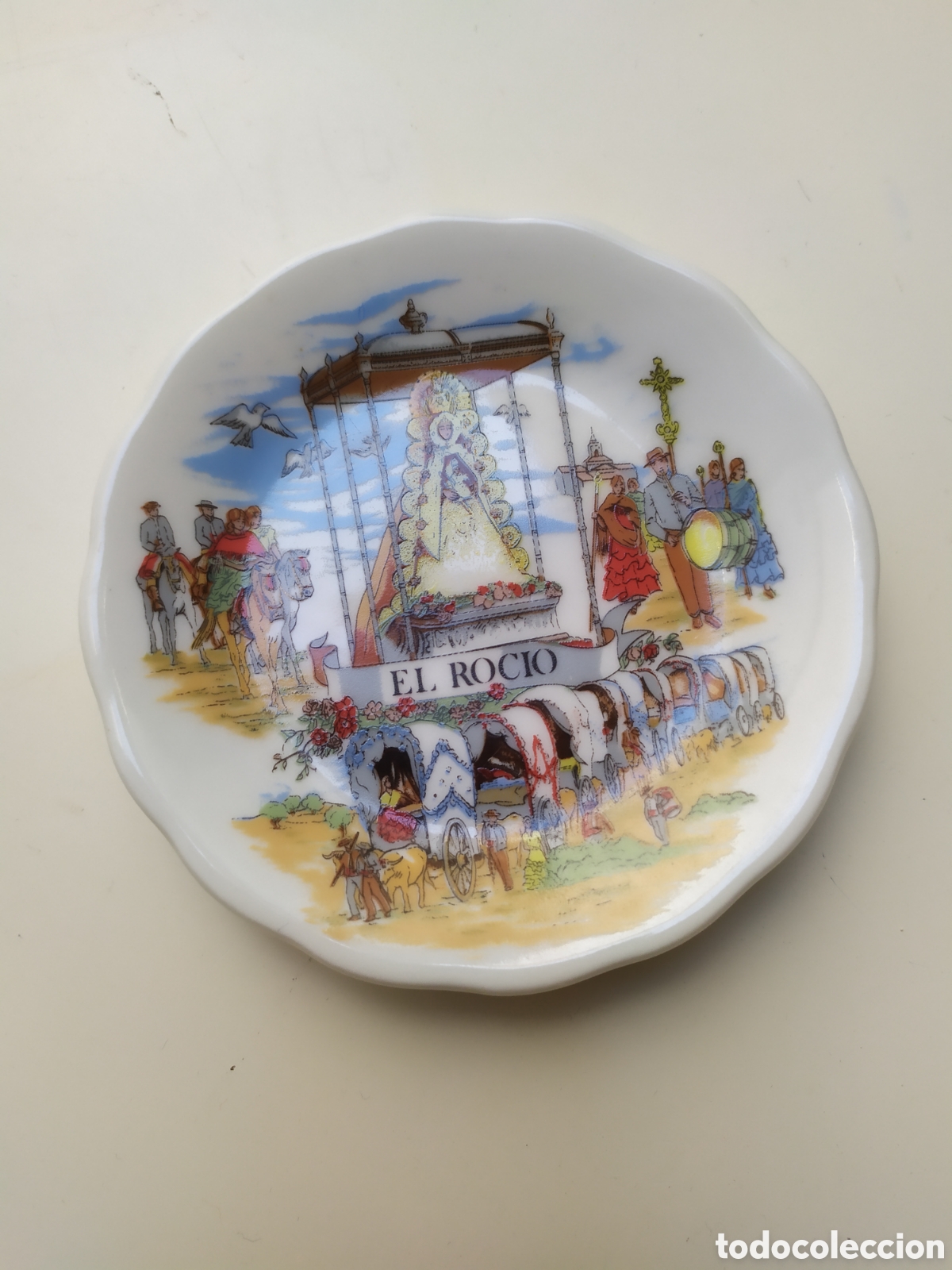 Antig&uuml;edades: Plato en miniatura de El Roc&iacute;o, mide 10 cm de di&aacute;metro